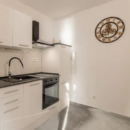 Oda ve Kahvaltı Valamare 3*