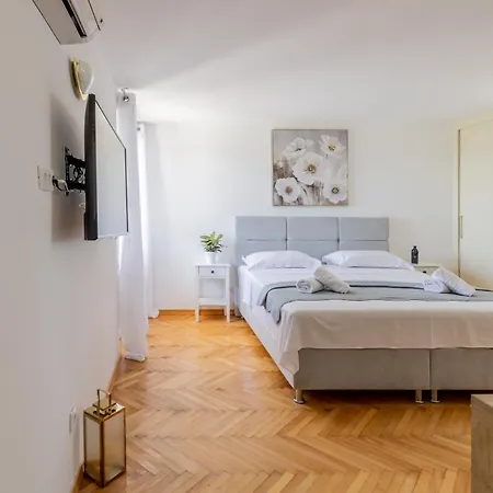 Valamare Frühstückspension Podstrana