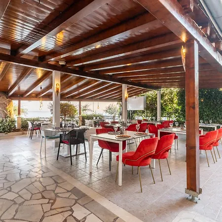 Valamare לינה וארוחת בוקר 3*