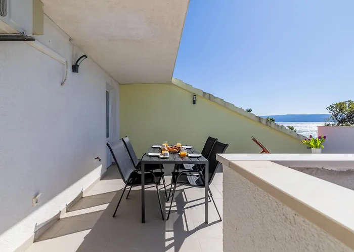 לינה וארוחת בוקר Valamare פודסטראנה