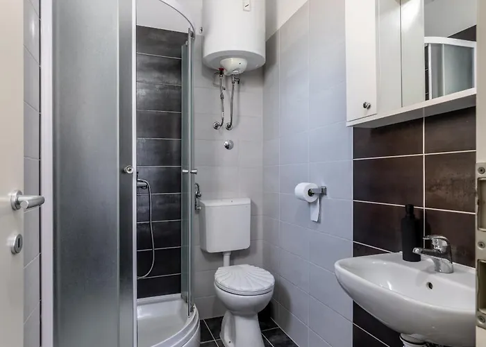 לינה וארוחת בוקר Valamare פודסטראנה